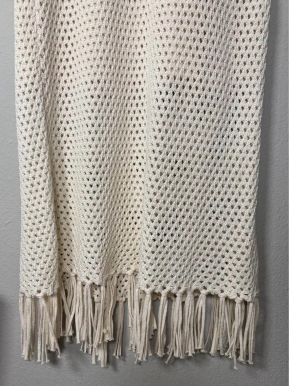 Vince Camuto Ivory crochet dress with fringe, size L EUC